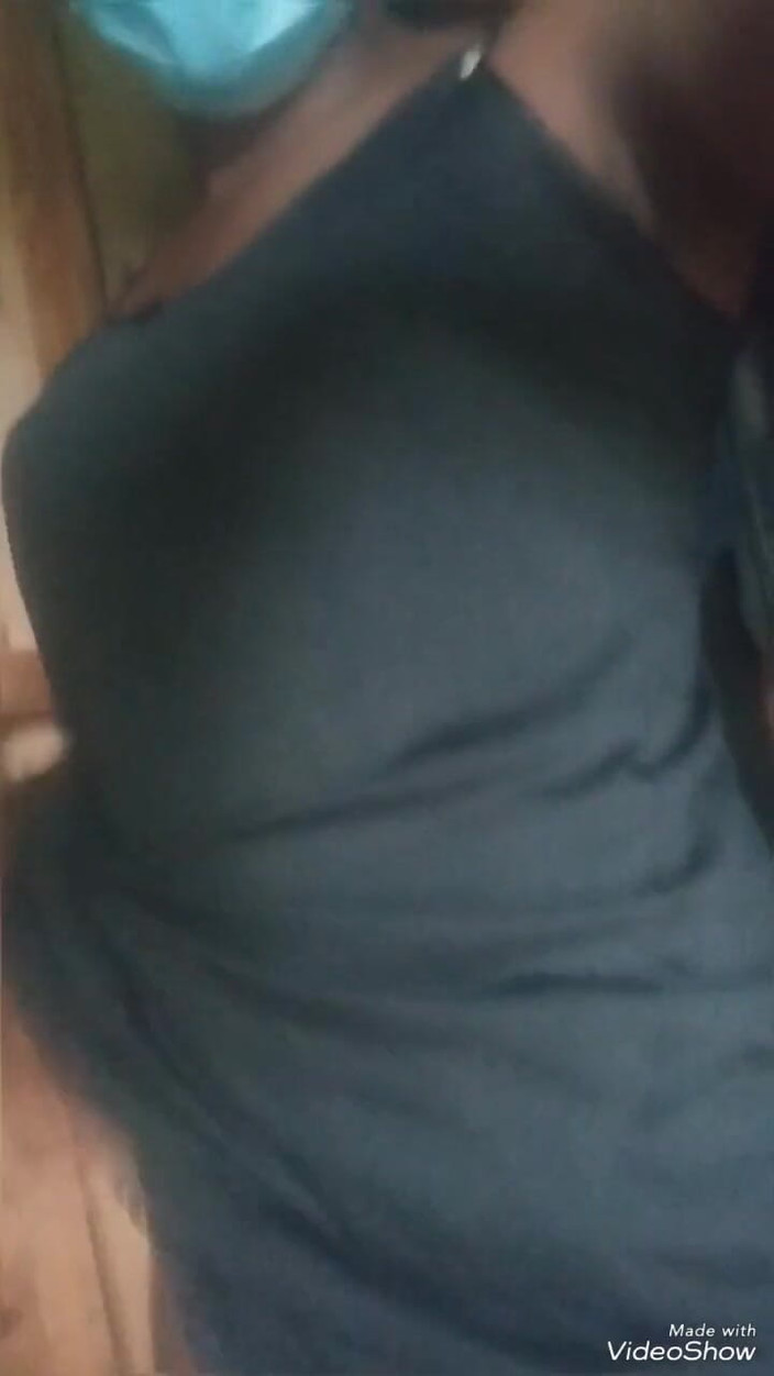 Sexyjayla254: 큰 부하를 촬영하기 전에 그녀의 좋은 몸을 보여주는 Sexyjayla254