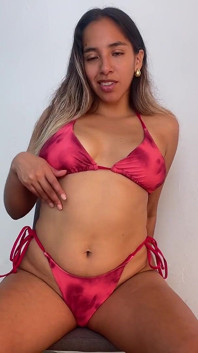 Alexa selalu mendapatkan apa yang dia inginkan dari dominasi fetish bikini latina