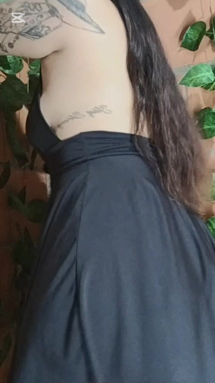 Dalyla: Le plus gros vagin de Colombie est raide