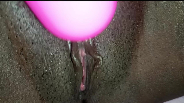 moreen22: La grande figa gioca con il toy