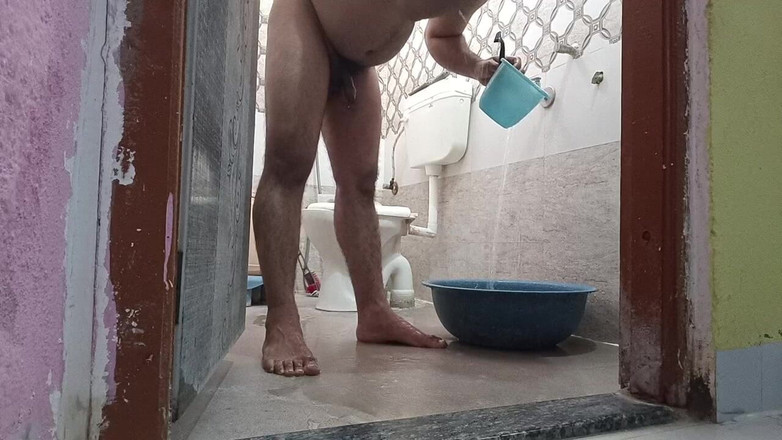 LovedSunsine1990: Prieteni, ori de câte ori dansez goală, tin aceste mâini