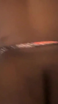 Afrikalı Tombul Kahverengi Tenli Kız Sikişiyor