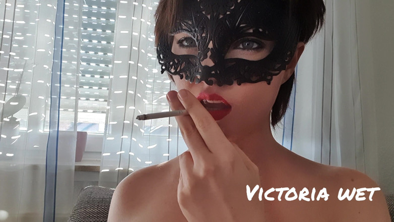 Victoria wet: Fetisj van sexy roken - sigarettenrook
