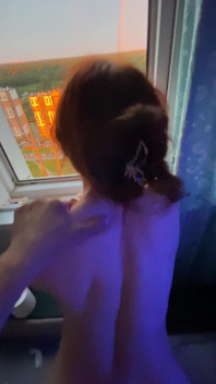 Pelangi bersinar di langit, dan saya menikmati seks dengan seorang wanita berambut merah
