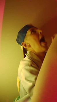 Blowjob yang menyeronokkan - pancutan dalam mulut