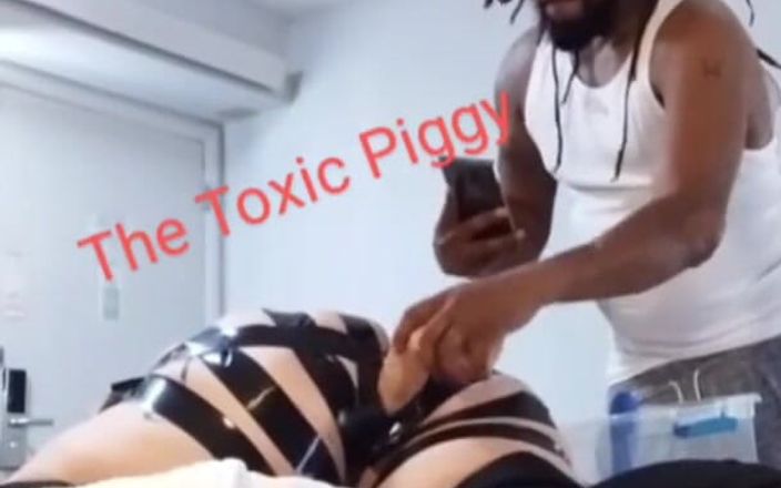 Kimmywetwet: Ssbbw anale slaaf neemt 30 centimeter in gapende kontgaatje
