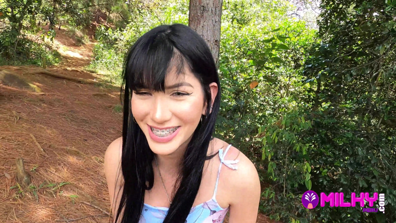 Milky Peru: Yenifer Chp - awek cantik berkongkek di dalam hutan dengan orang...