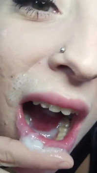 He Makes Me Keep His Sperm in My Mouth to Spit It in My Churros