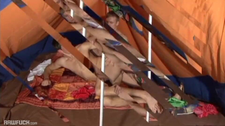 Raw Fuck: Những người cắm trại đầy tinh cần đụ trong đêm