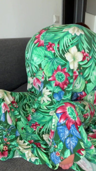 Cewek elegan warna hijau, kentut gaya doggy yang bejat