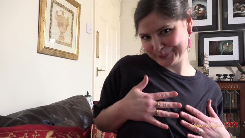 Aunt Judy's XXX: AuntJudysxxx - británica milf Aurora de 40 años quiere follarte (en primer plano)