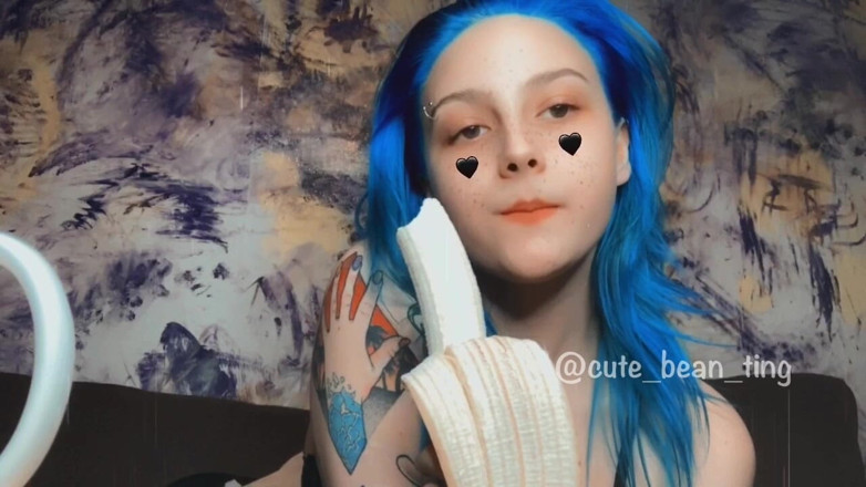 Alice Bean: Banana Tease