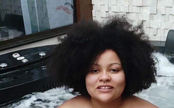 Cutiepiie Chubby: Bantu aku mencuci sekujur tubuhku?