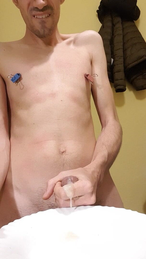 Slave Sparrow: Mange ton sperme, esclave! avec clips de reliure
