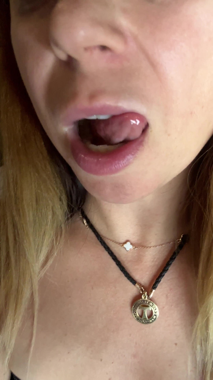 LarisaCum: Bright and Hot Brunette Mouth Fetish