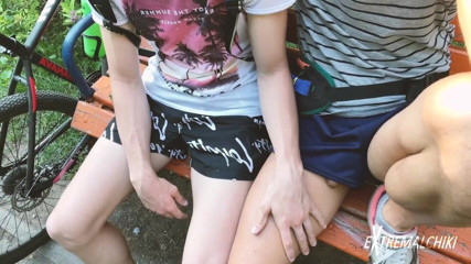 Extremalchiki: Expunere de pulă pe plajă