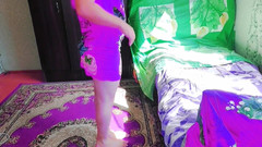 Kitty_Cross: Прекрасна фембоя танцює в гольфах і спідниці