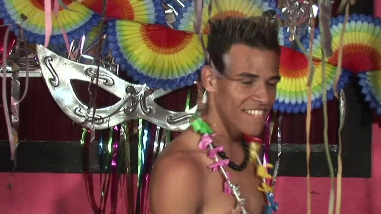 PORN FRENCH RAW FUCK CLUB X: Latino garoto fodendo em pêlo para sexo exhib