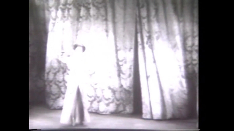 The Unforgettable: L Wanita Menari Di Teater