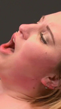 Anna Darling с маленькими сиськами забрызгали в рот от Luke Hotrod