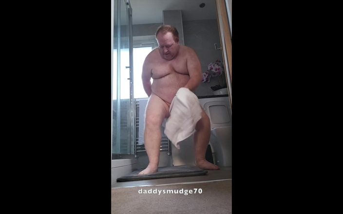 Daddysmudge: Bố khô sau khi tắm