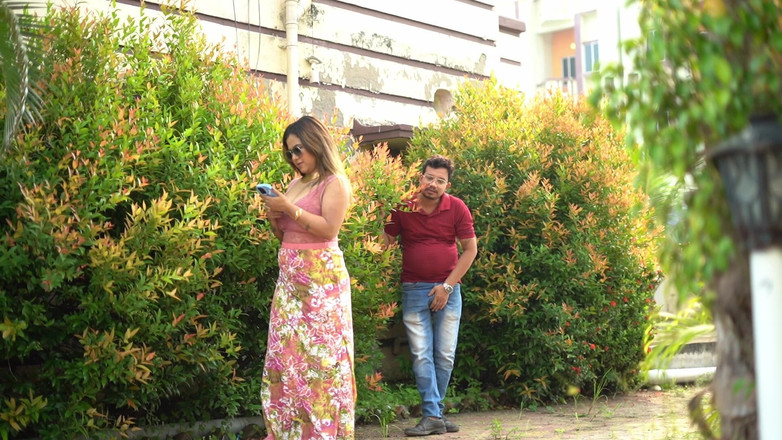 JAYESH GUPTA: Tina Nandy dengan teman lelaki