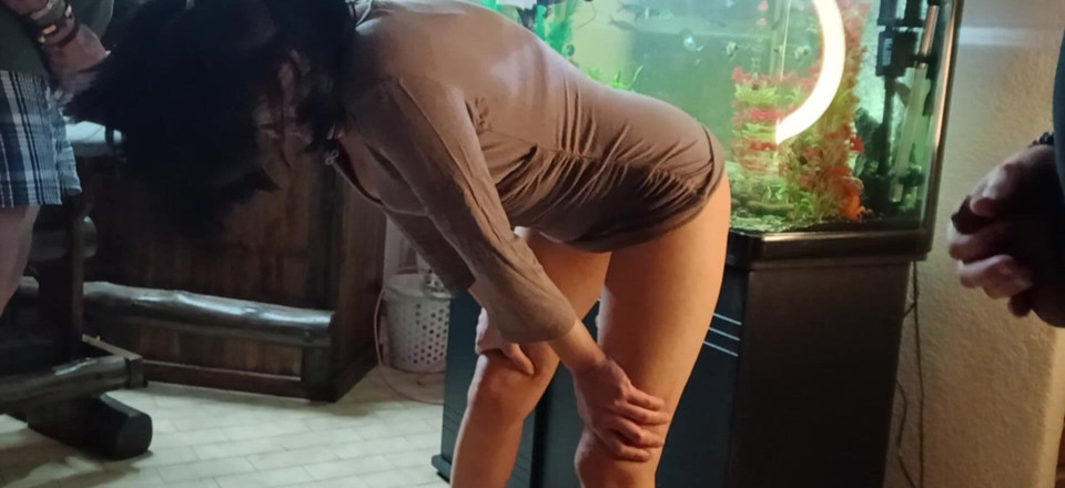 Sparowdox: Fată sexy studentă futând un vibrator lipicios cu prietenii
