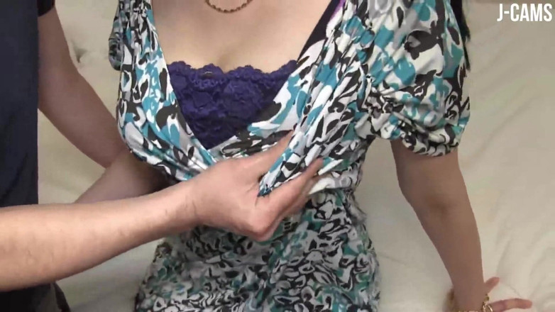 J-Cams: 街头玩耍让女性陷入终极羞耻和不可抗拒的激情
