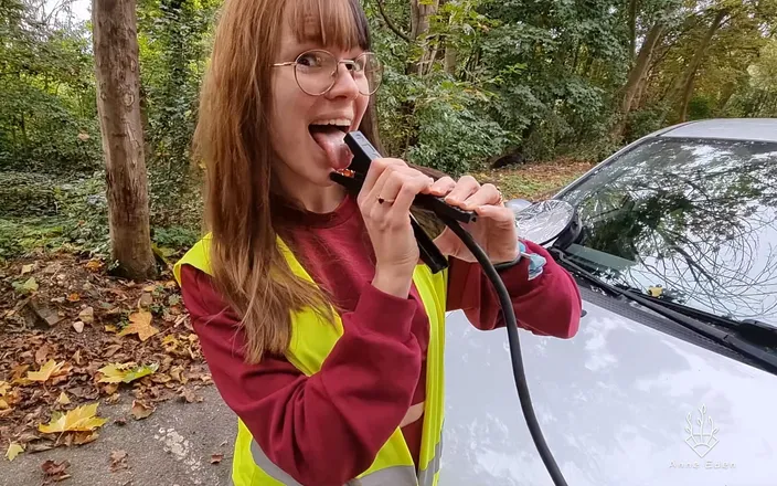 Anne Eden: Sex Because of Car Breakdown!