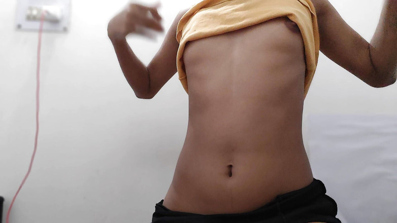 desigirl93: हॉट प्यारी भारतीय लड़की रसदार फेलिंग कर रही है जो उसके साथ मस्ती करना चाहती है