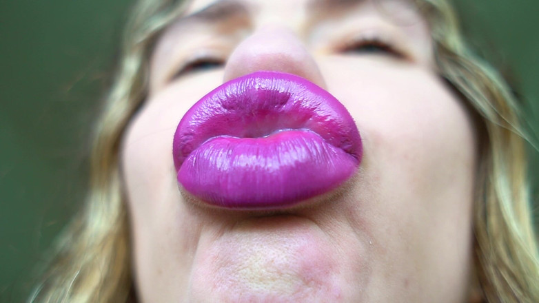 Rarible Diamond: Pucker Lips Custom