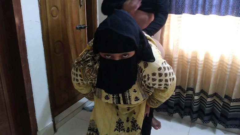 Aria Mia: Il culo grasso di Sabita Bhabhi fu liberato dal patrigno...