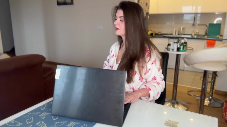 YooYa ASMR: 발정난 배다른 아들에게 잡힌 계모의 보너와 입에 사정