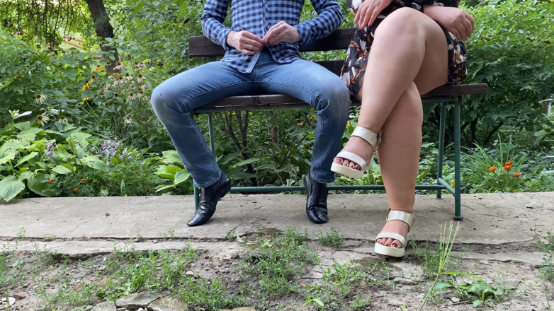 OurFetishLife: Stiefmutter bitte lass mich für dich pinkeln