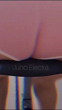 Culo gordo en pantalones cortos en bicicleta
