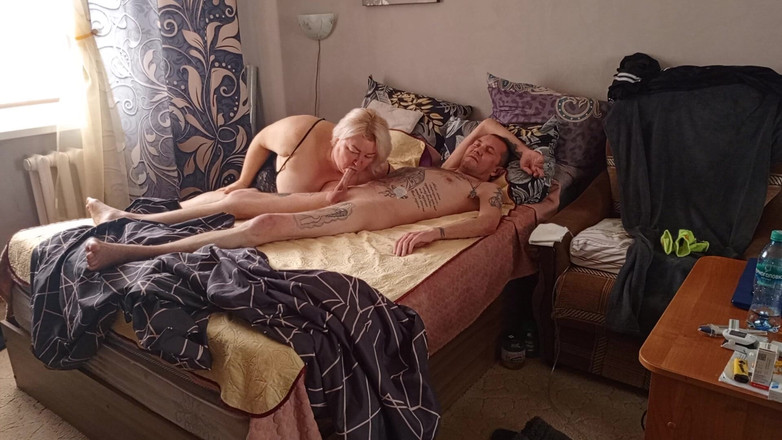 Zona901: J’ai partagé un lit avec ma belle-mère l’a baisée par...