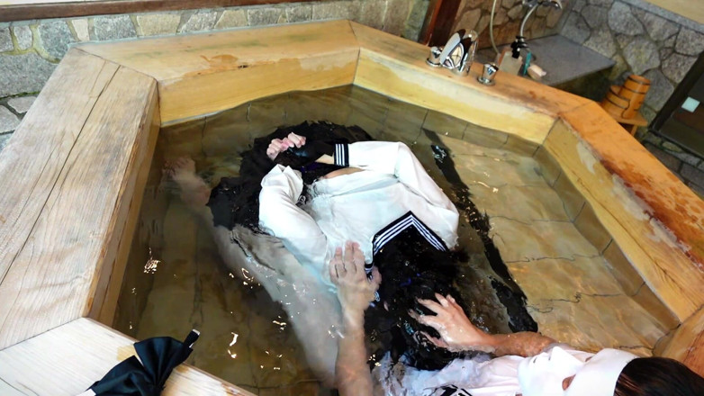 ushirosugatanomiki: Dripping Uniform, Restrained in a Bathtub, off-campus Lesson
