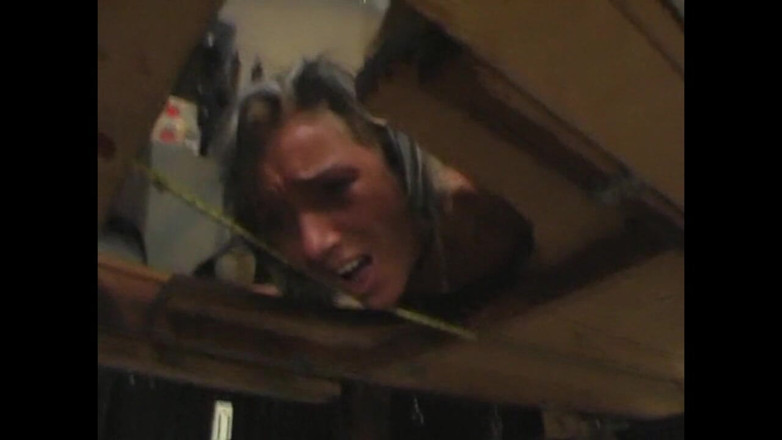 Genuine XXX: Umiliata schiava troia scopa marito sul letto punizione per soddisfare...