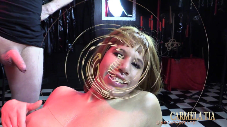 Private Porn Girls: L'arrapante teen Carmela ha un esperienza di una scopata bondage...