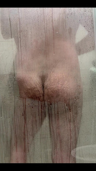 Necesito una vista mejor, déjame limpiarte la pantalla de la ducha