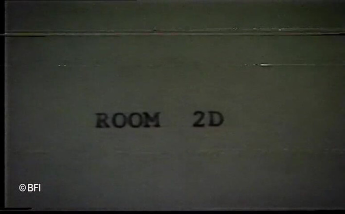 House of lords and mistresses in the spanking zone: Armes teenie-hottie wird in der klasse in den arsch versohlt