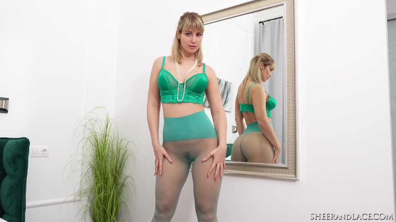 Sheer & Lace: Sharon White Busty Blond puma Zerżnięte rajstopy Dildo jebanie