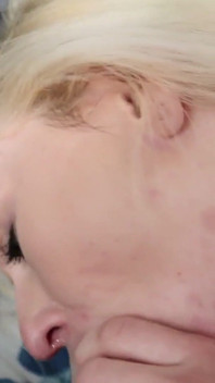 Minxx Marie Bikini Blowjobs
