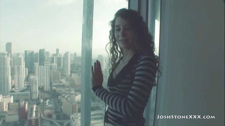 Josh Stone XXX: Cô bé khiêu dâm nghiệp dư Elena Cole cưỡi bbc đầu...