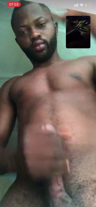 Funfor10k gay videos: Masturbarse temprano en la mañana con un video de sexo...