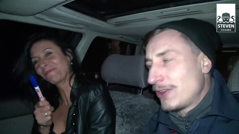 Steven Shame: Sıska orta yaşlı seksi kadın Paris Berlin'de ana yolda sikiliyor (açık...