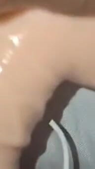 Sie Schickt Mir Ein Video, in Dem Sie Mit Ihrem Dildo Masturbiert, Und Ich Gehe Und Ficke Sie