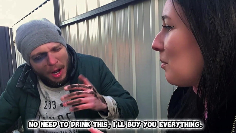 SweetAndFlow: Girl Blogger Fucks a Hobo Man for Likes