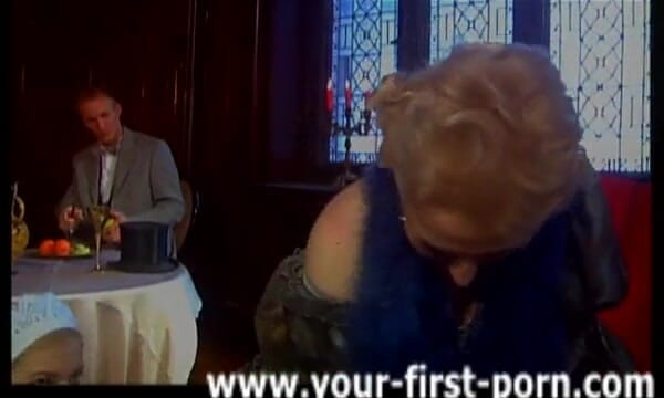 GERMAN PORN CLASSICS: Das herzog-video von graf dracula, schnappige saft-fotzen