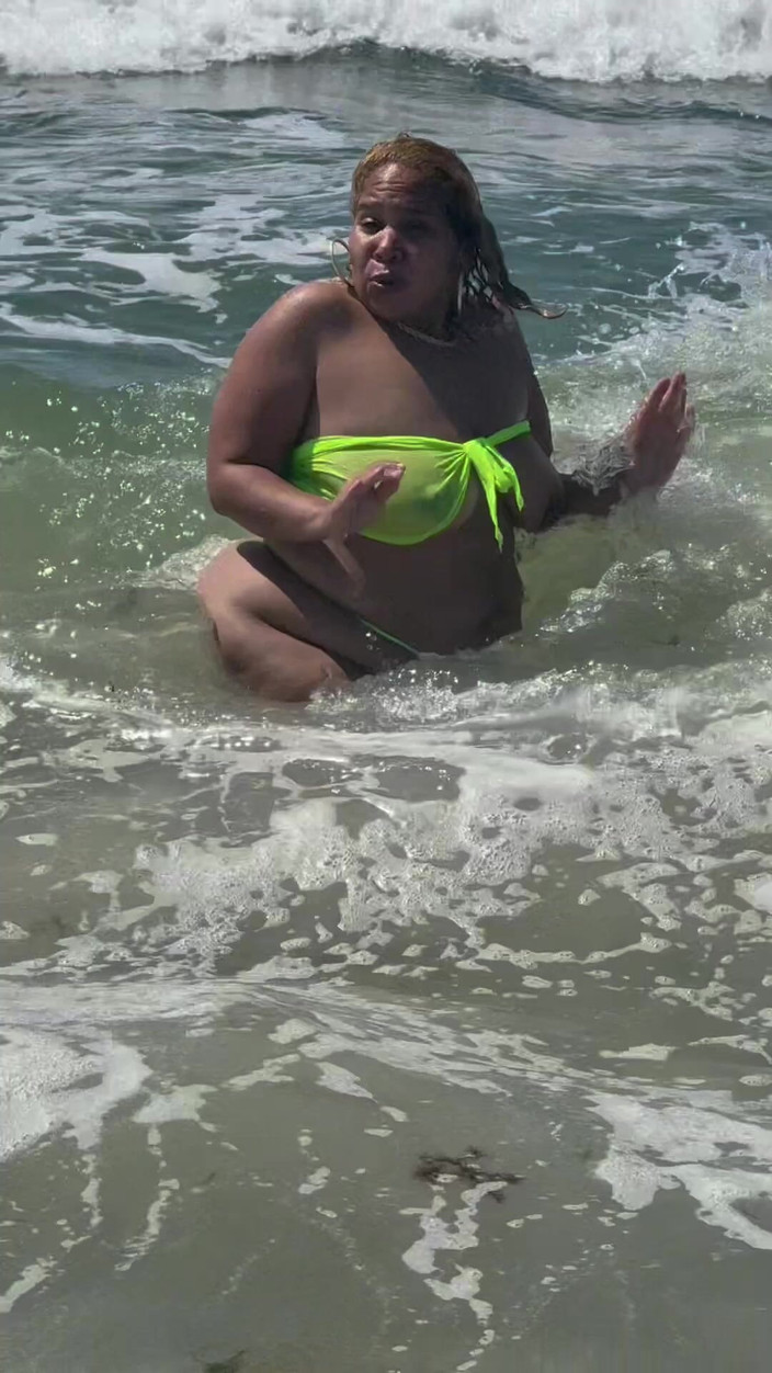 PutiLing: Culo grasso naturale - gambe grosse provocanti - grandi tette areolas - perizoma -...
